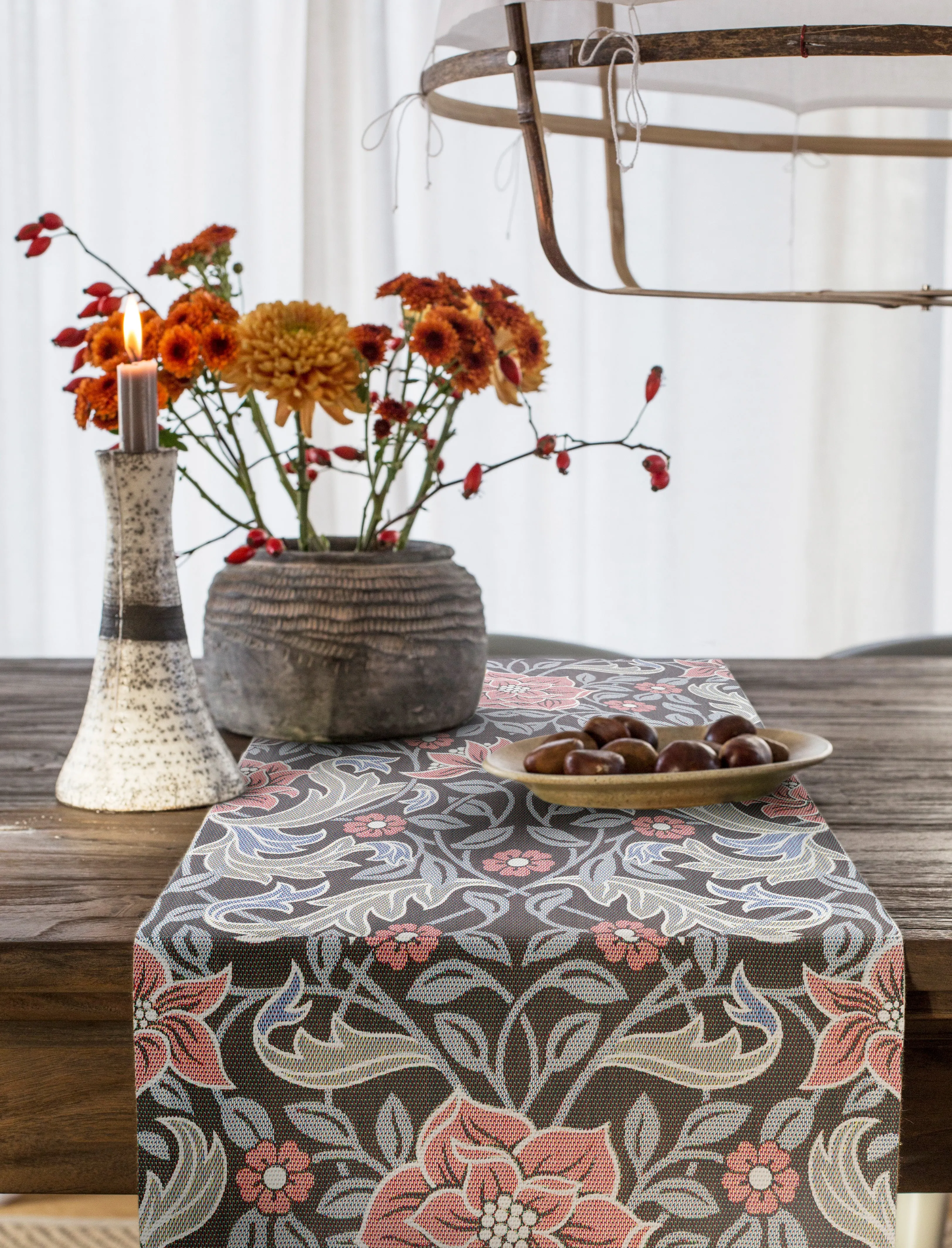 Ekelund Table Runner: "Beatrice"